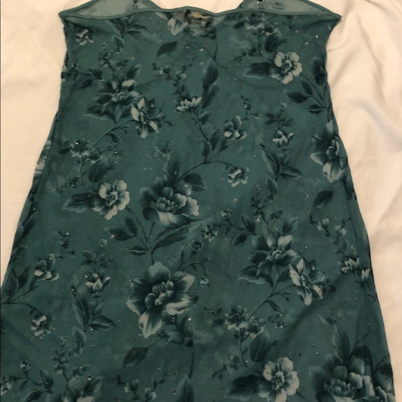 Woman - Picture 5 of 5